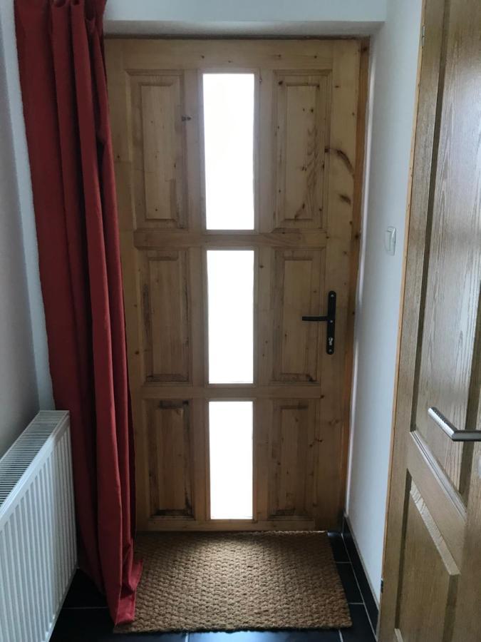 Kerti Franciaagyas Apartman Vac Luaran gambar